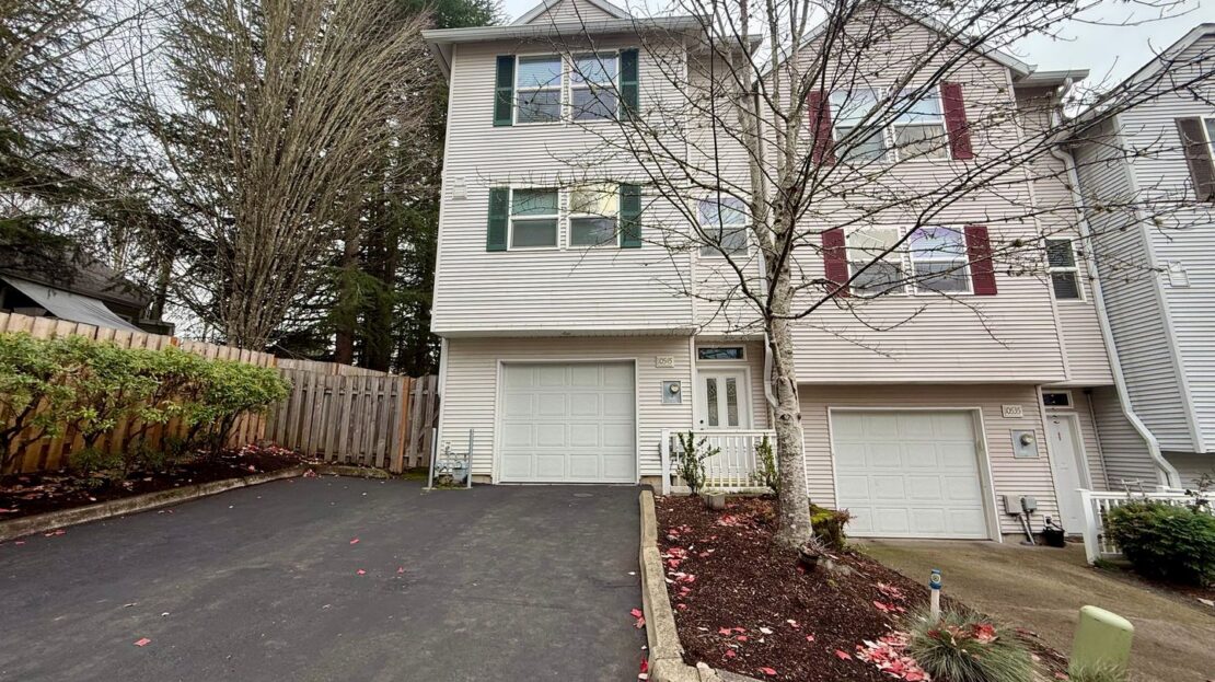 10545 SW Cougar Lane - Beaverton - Oregon - 3 bed, 3.5 bath rental property